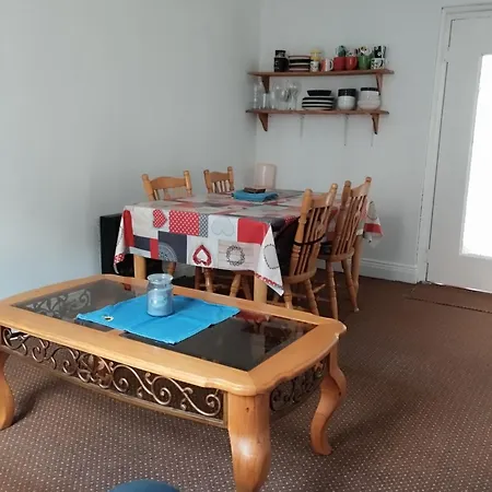 Cosy - House - Sleeps 4 - Centre *