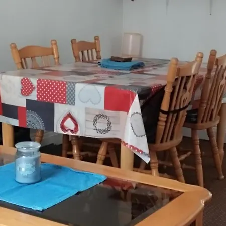 Cosy - House - Sleeps 4 - Centre