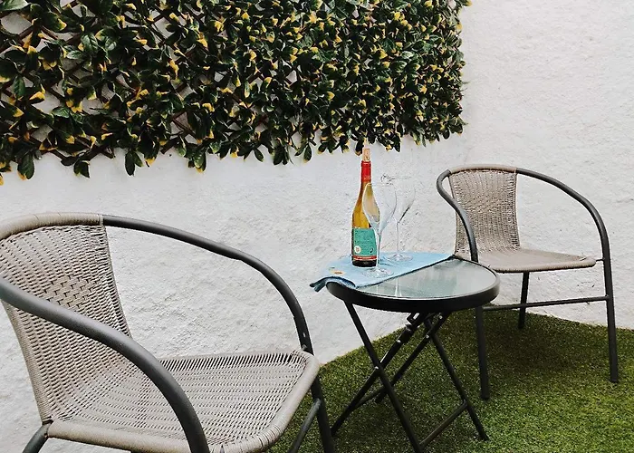 Cosy - House - Sleeps 4 - Centre